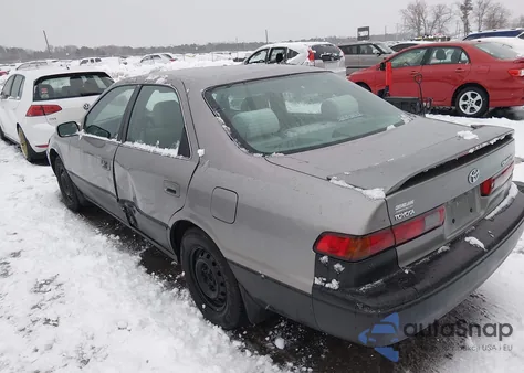 1999 Toyota Camry Le from USA, damaged, VIN 4T1BG22K2XU464355